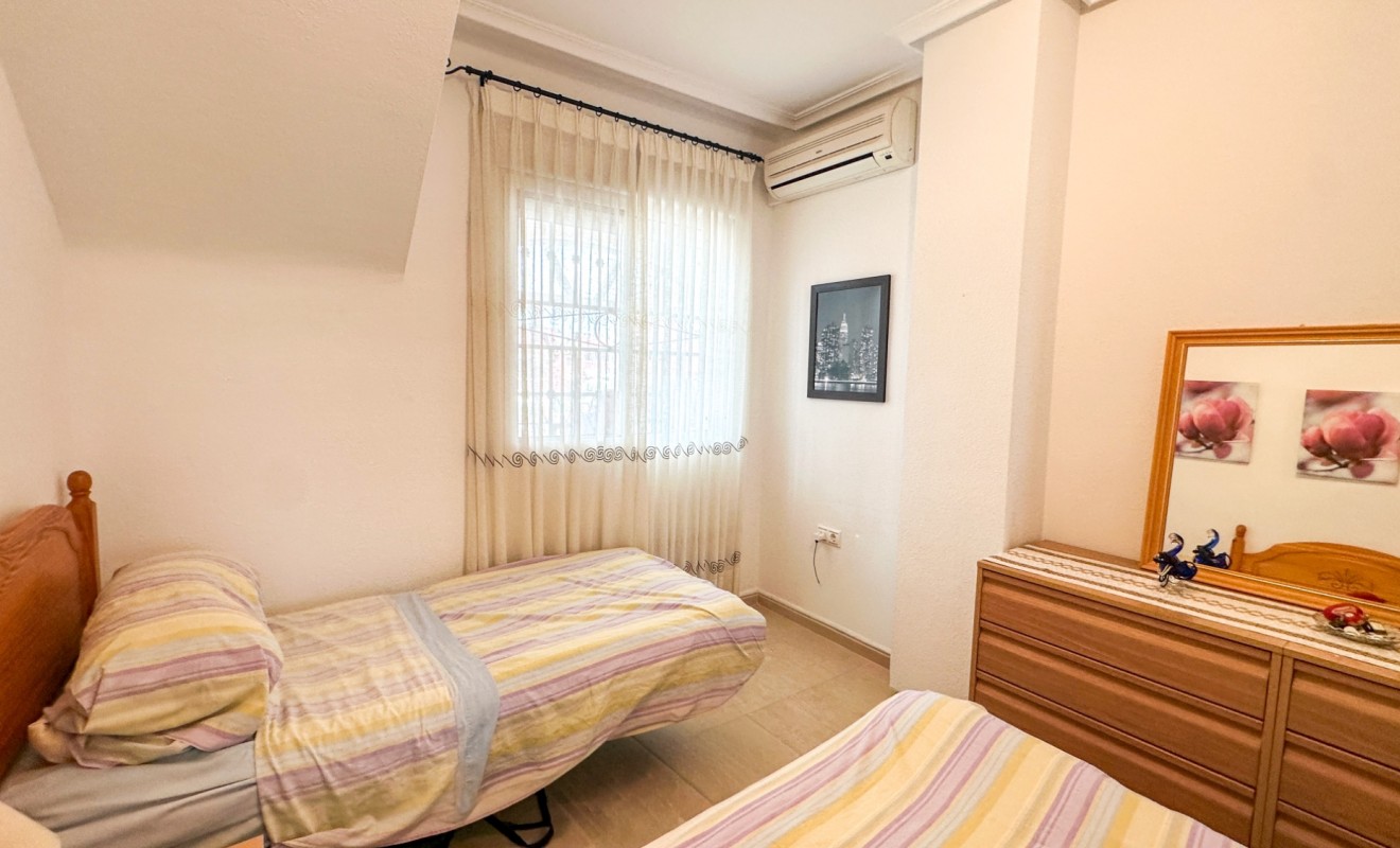 Wederverkoop - Bungalow - Orihuela Costa - Punta Prima