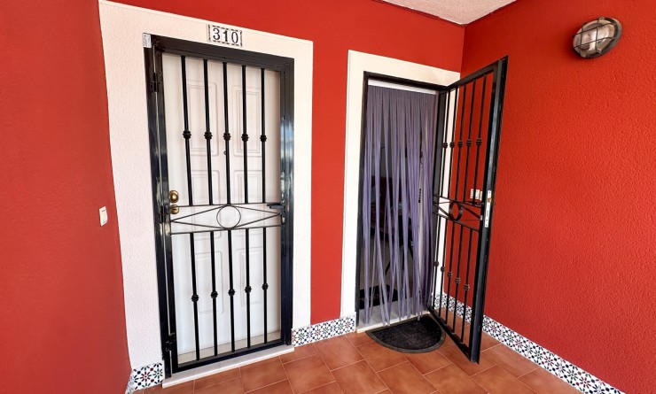 Wederverkoop - Bungalow - Orihuela Costa - Punta Prima