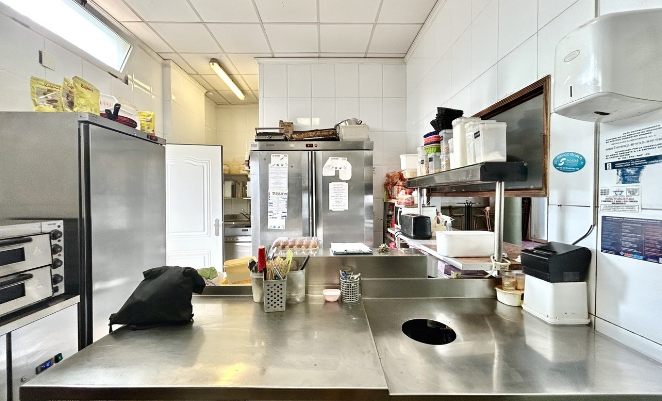 Wederverkoop - Commercieel - Villamartín