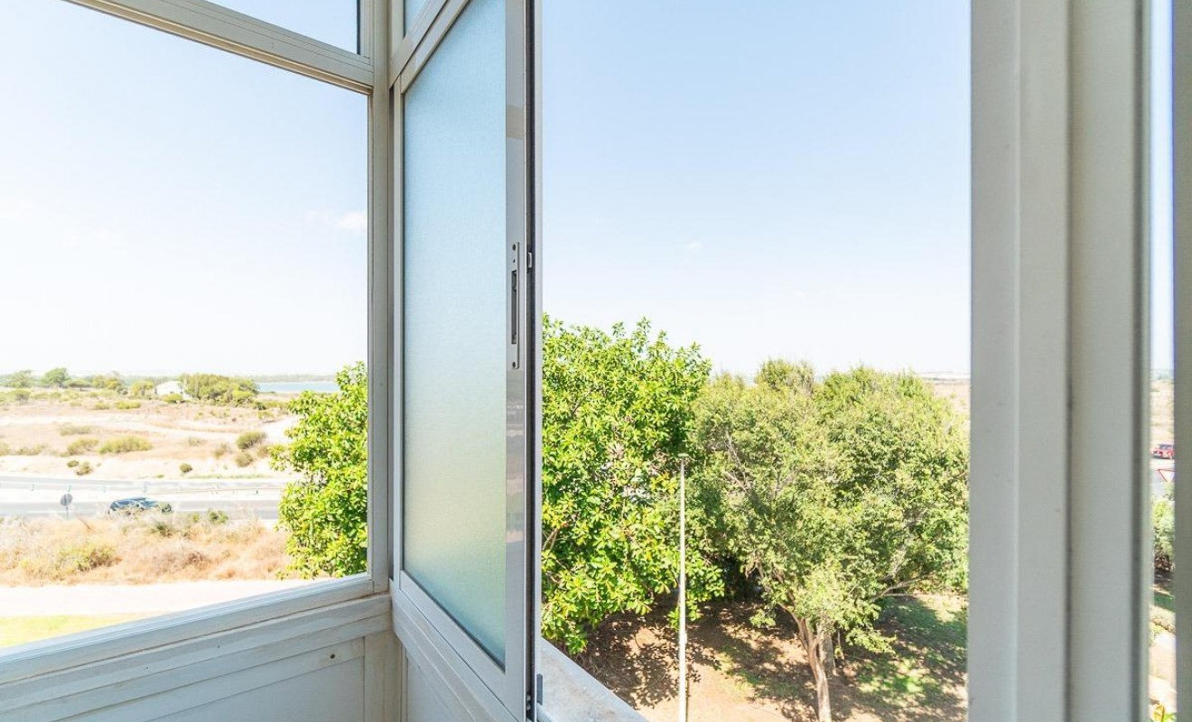 Sale - Apartment - Torrevieja - La Mata pueblo