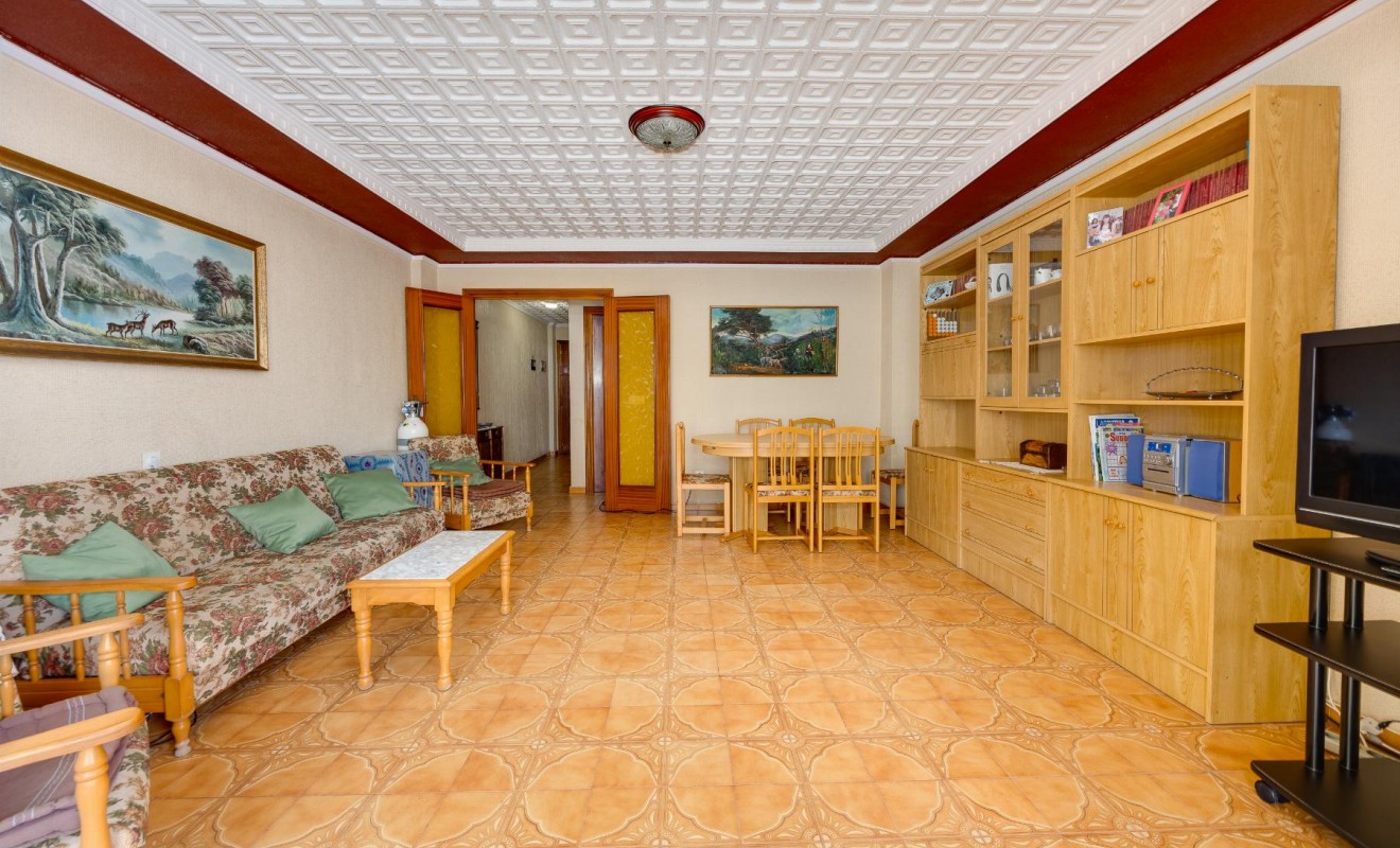 Sale - Apartamento - Torrevieja - Playa del Acequión