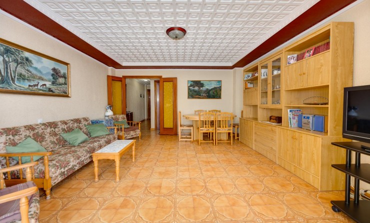 Sale - Apartamento - Torrevieja - Playa del Acequión