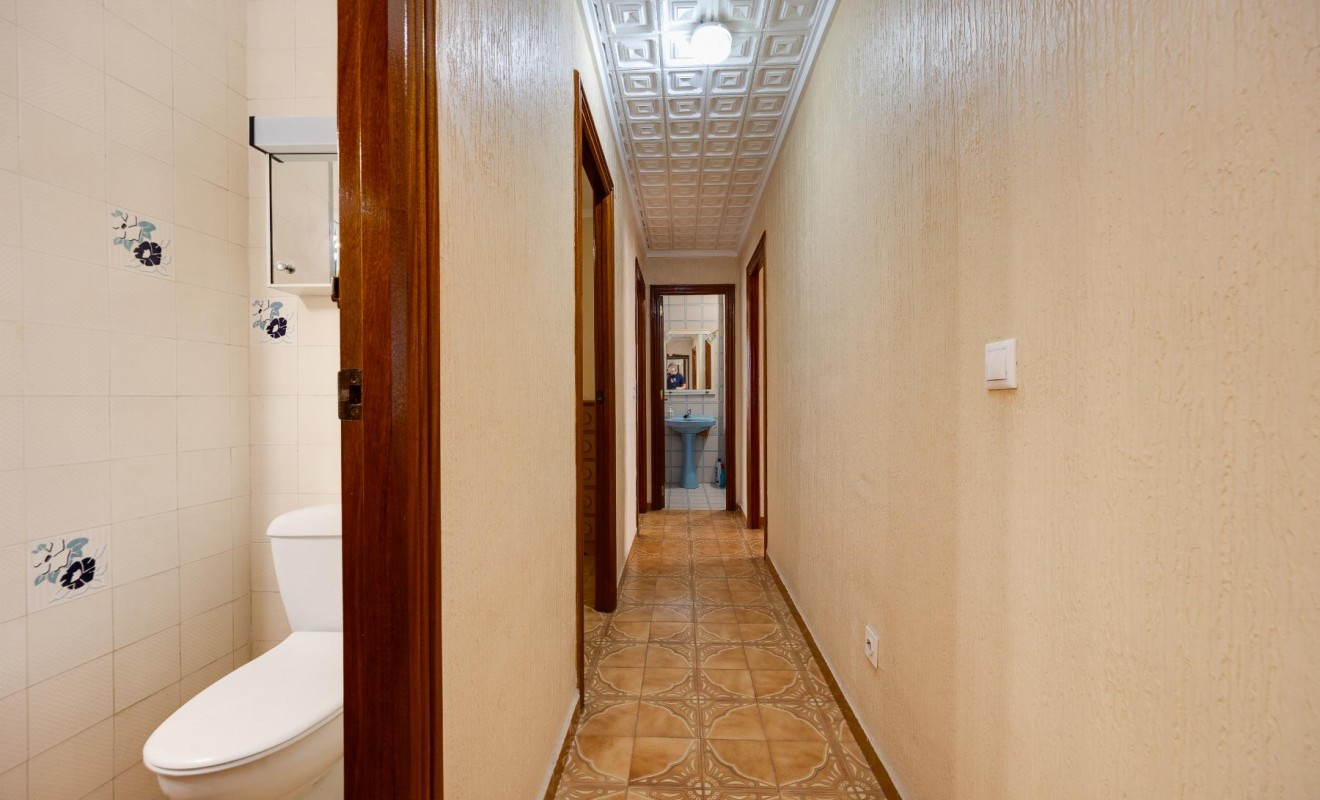 Sale - Apartamento - Torrevieja - Playa del Acequión