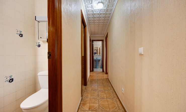 Sale - Apartamento - Torrevieja - Playa del Acequión