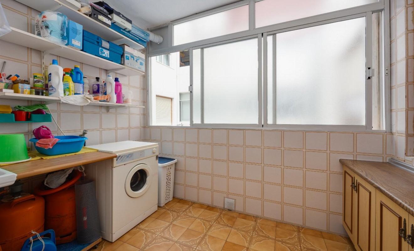 Sale - Apartamento - Torrevieja - Playa del Acequión