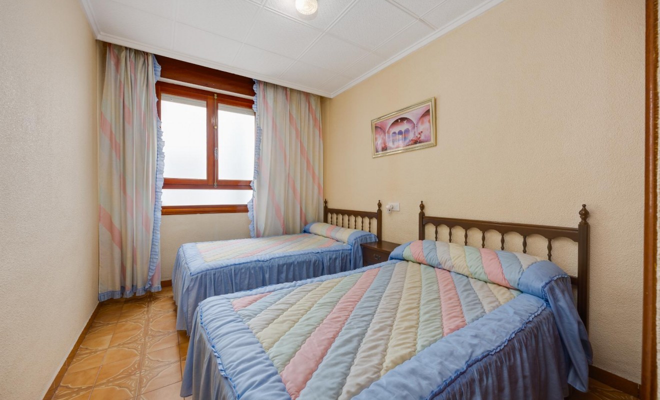 Sale - Apartamento - Torrevieja - Playa del Acequión