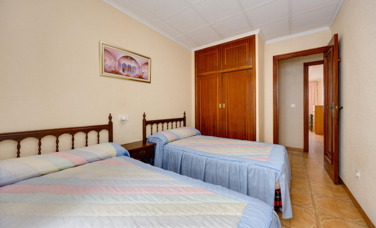 Sale - Apartamento - Torrevieja - Playa del Acequión