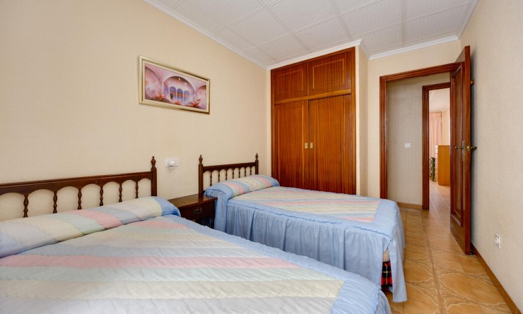 Sale - Apartamento - Torrevieja - Playa del Acequión
