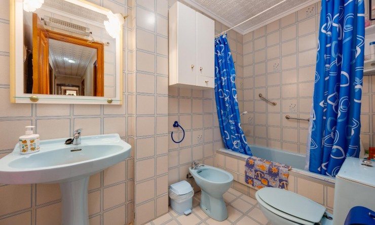 Sale - Apartamento - Torrevieja - Playa del Acequión