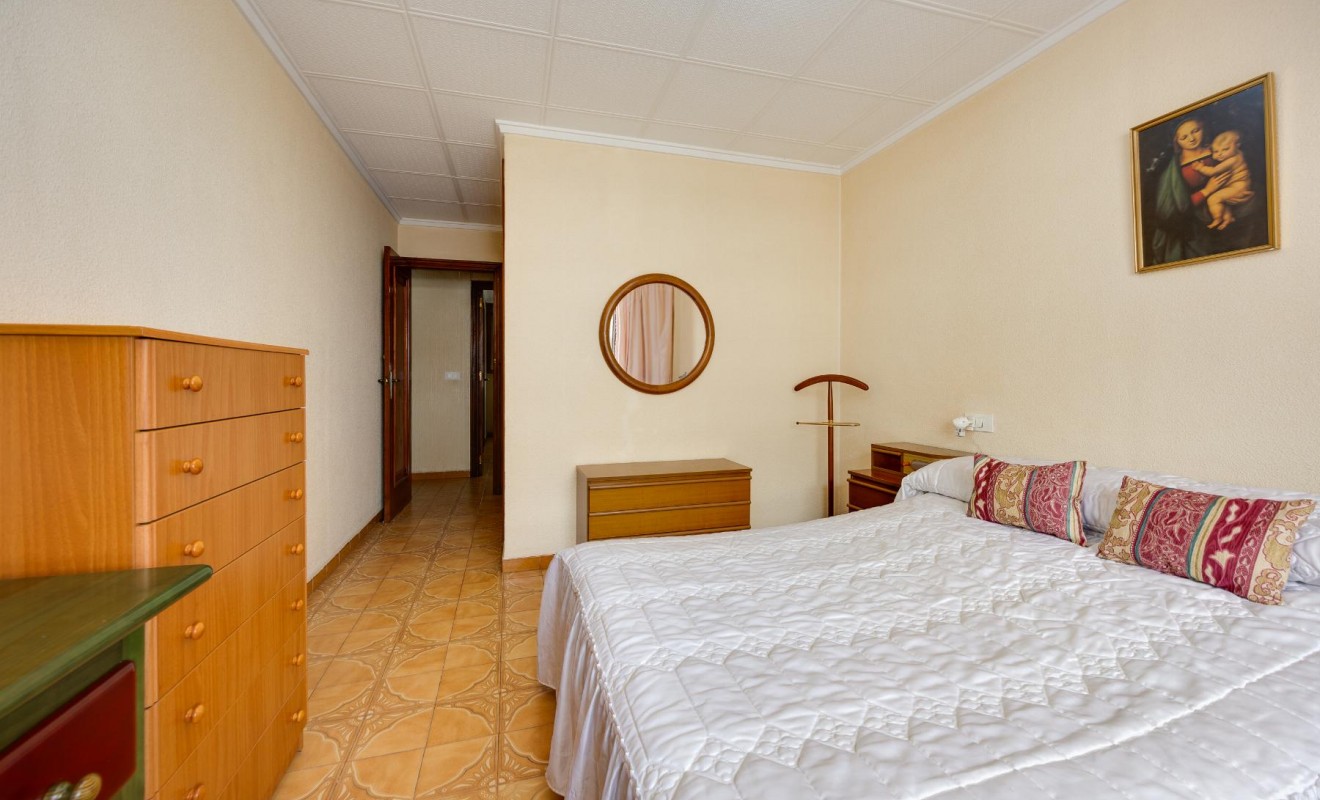 Sale - Apartamento - Torrevieja - Playa del Acequión