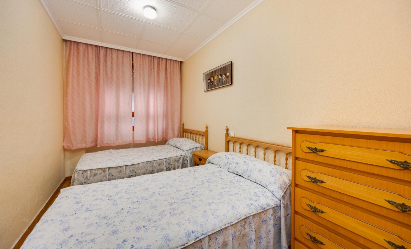 Sale - Apartamento - Torrevieja - Playa del Acequión