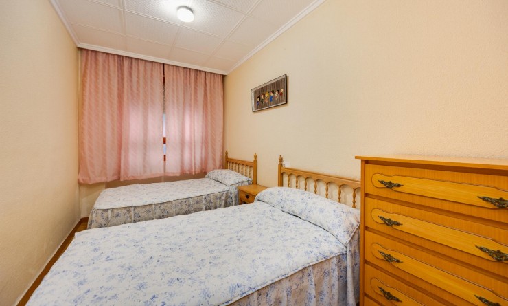 Sale - Apartamento - Torrevieja - Playa del Acequión