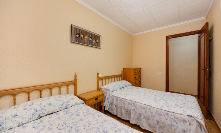 Sale - Apartamento - Torrevieja - Playa del Acequión