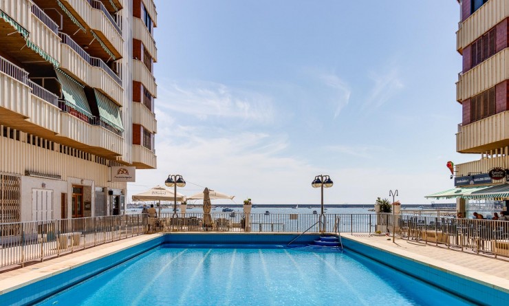 Sale - Apartamento - Torrevieja - Playa del Acequión
