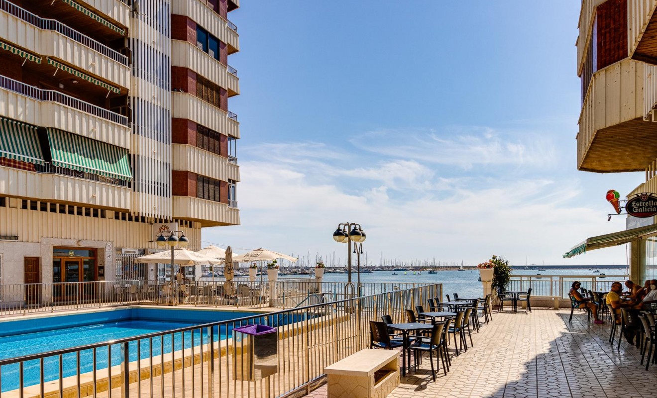 Sale - Apartamento - Torrevieja - Playa del Acequión