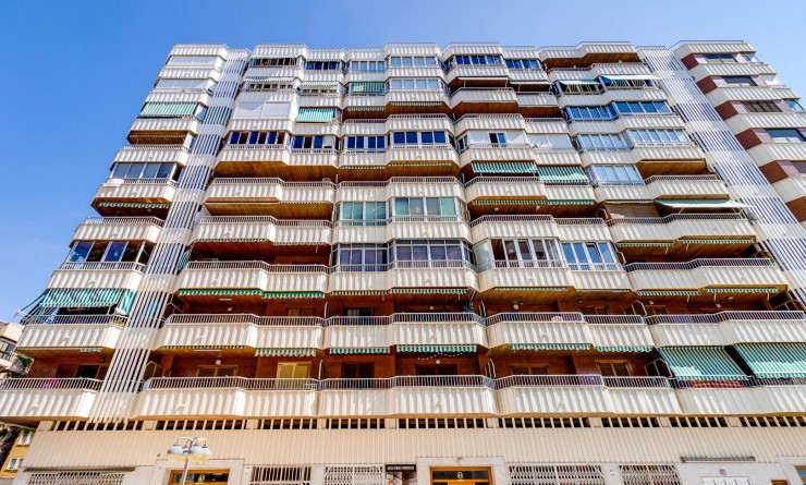 Sale - Apartamento - Torrevieja - Playa del Acequión