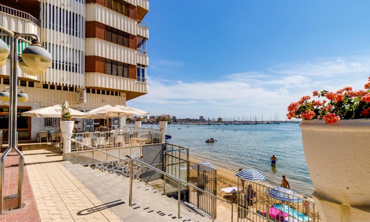 Sale - Apartamento - Torrevieja - Playa del Acequión