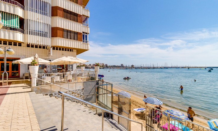 Sale - Apartamento - Torrevieja - Playa del Acequión
