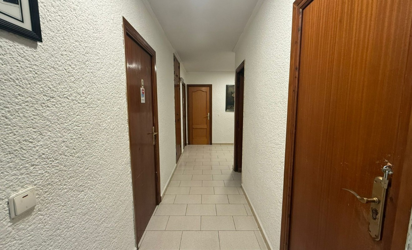 Revente - Local - Ondara