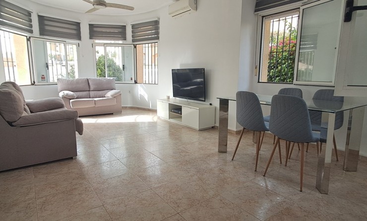 Sale - Villa - Villamartín - Costa Blanca