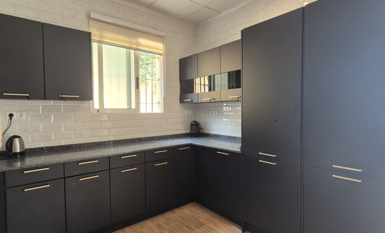Sale - Villa - Villamartín - Costa Blanca