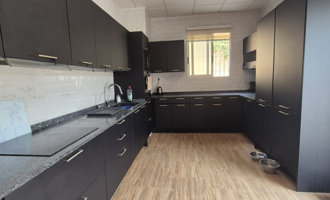 Sale - Villa - Villamartín - Costa Blanca