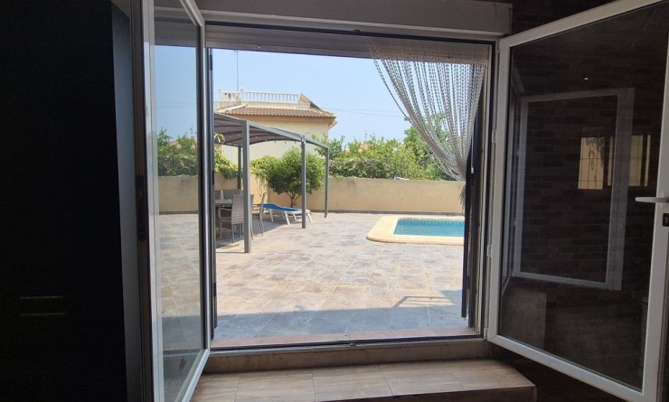 Sale - Villa - Villamartín - Costa Blanca