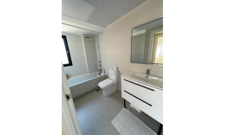Wederverkoop - Apartment / flat - Villajoyosa - Cala de Villajoyosa