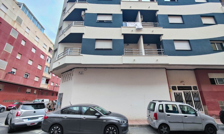 Sale - Commercial Property - Torrevieja - El Acequión - Los Náufragos