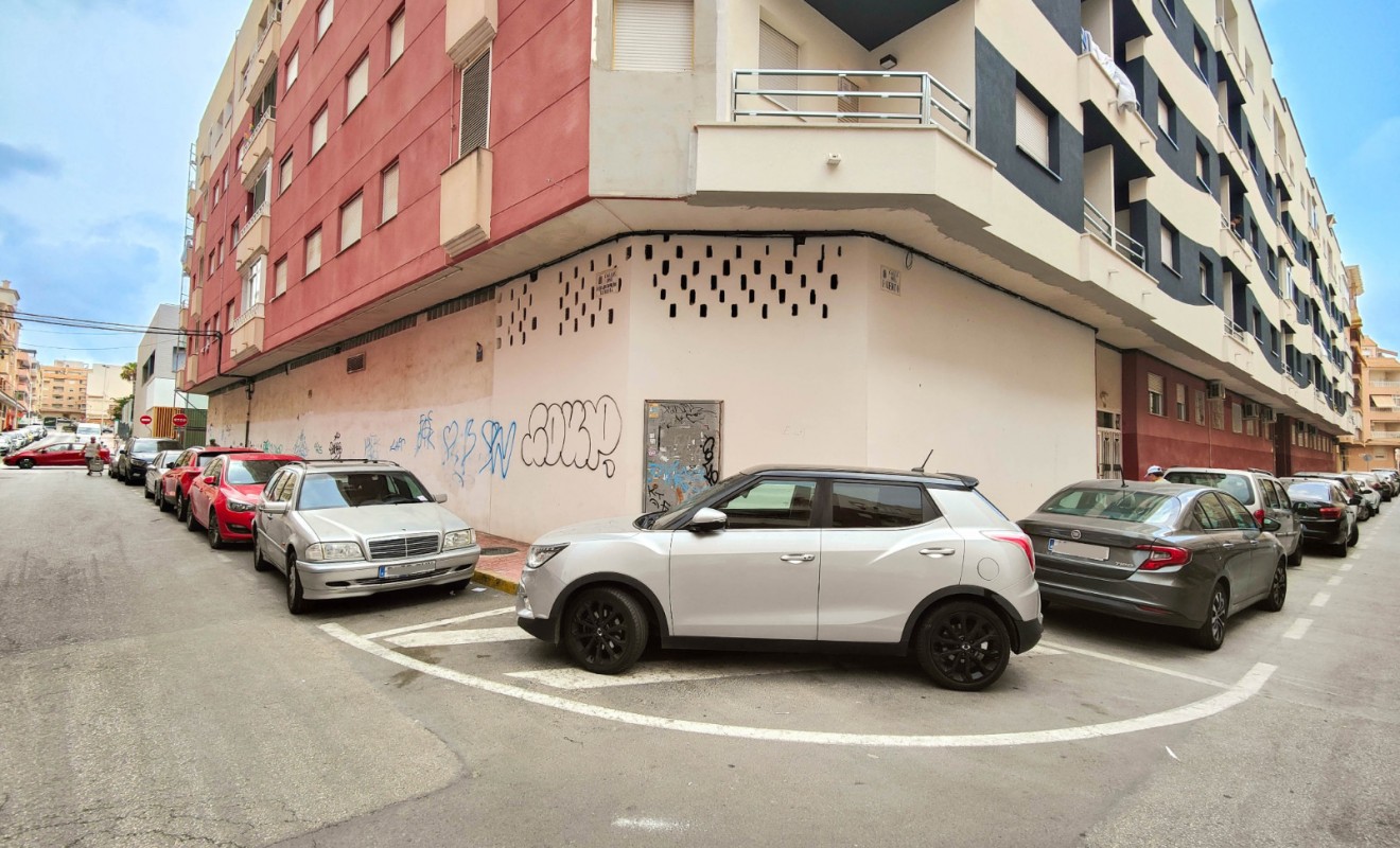 Sale - Commercial Property - Torrevieja - El Acequión - Los Náufragos