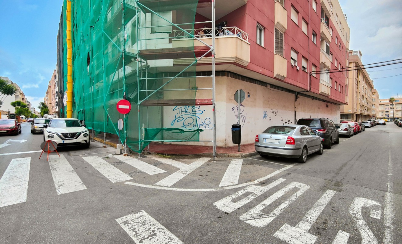 Sale - Commercial Property - Torrevieja - El Acequión - Los Náufragos