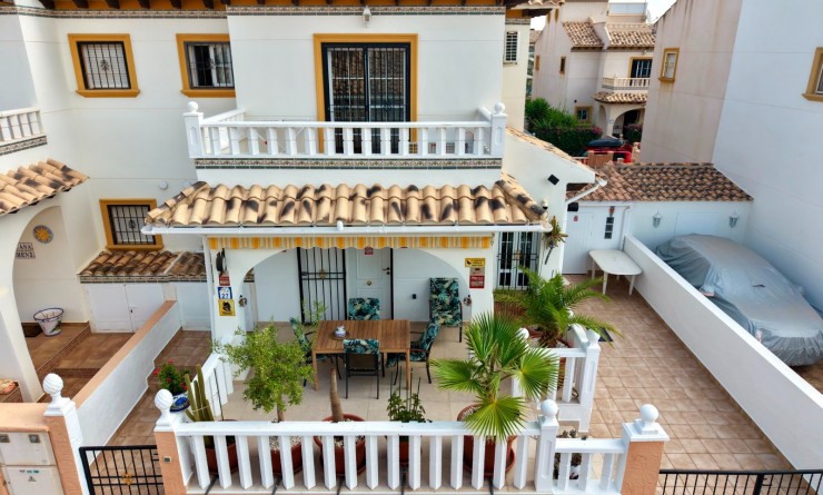 Wederverkoop - Semi Detached Villa - Lomas de Cabo Roig - Orihuela Costa