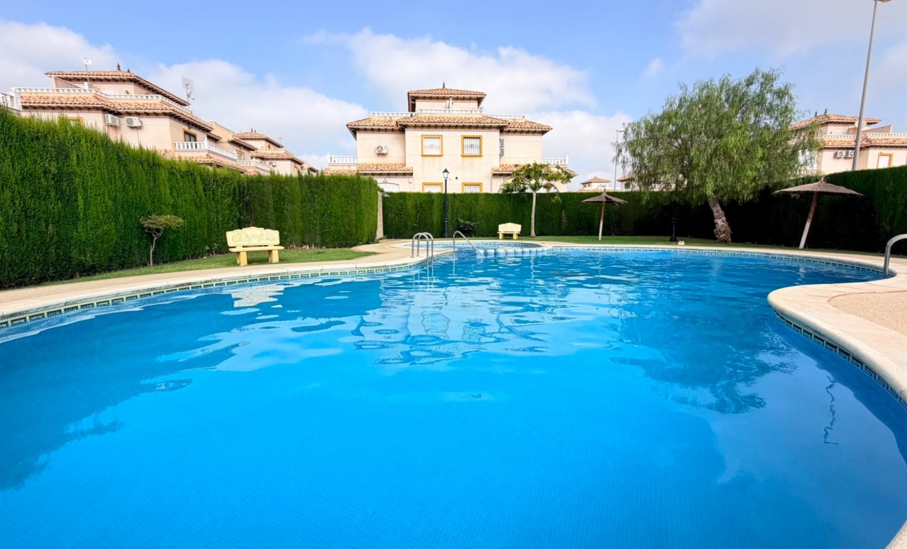 Wederverkoop - Semi Detached Villa - Lomas de Cabo Roig - Orihuela Costa