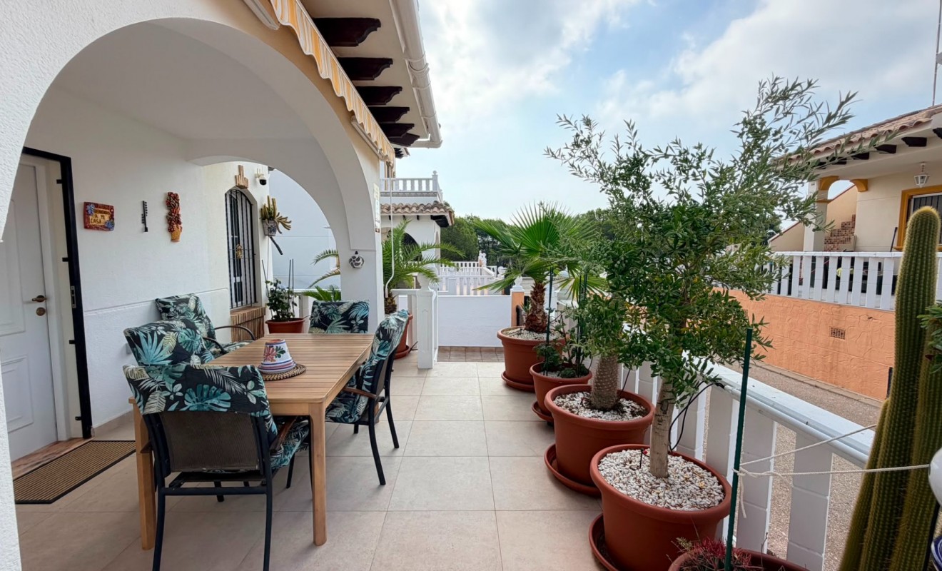 Wederverkoop - Semi Detached Villa - Lomas de Cabo Roig - Orihuela Costa