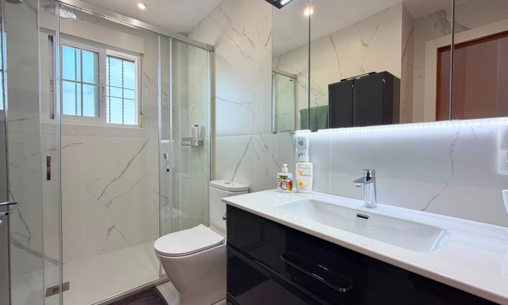 Wederverkoop - Semi Detached Villa - Lomas de Cabo Roig - Orihuela Costa