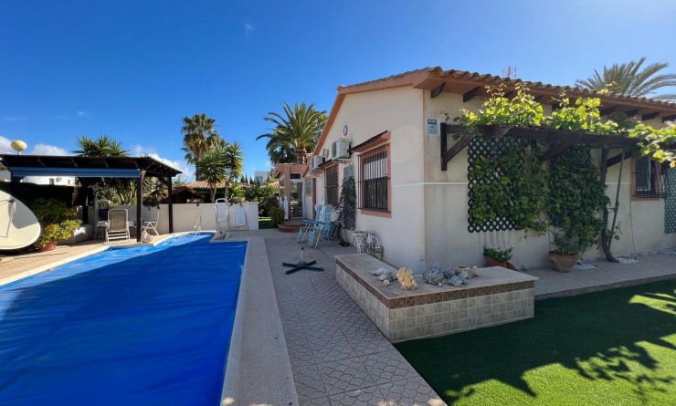 Wederverkoop - Villa - Orihuela - Cabo Roig