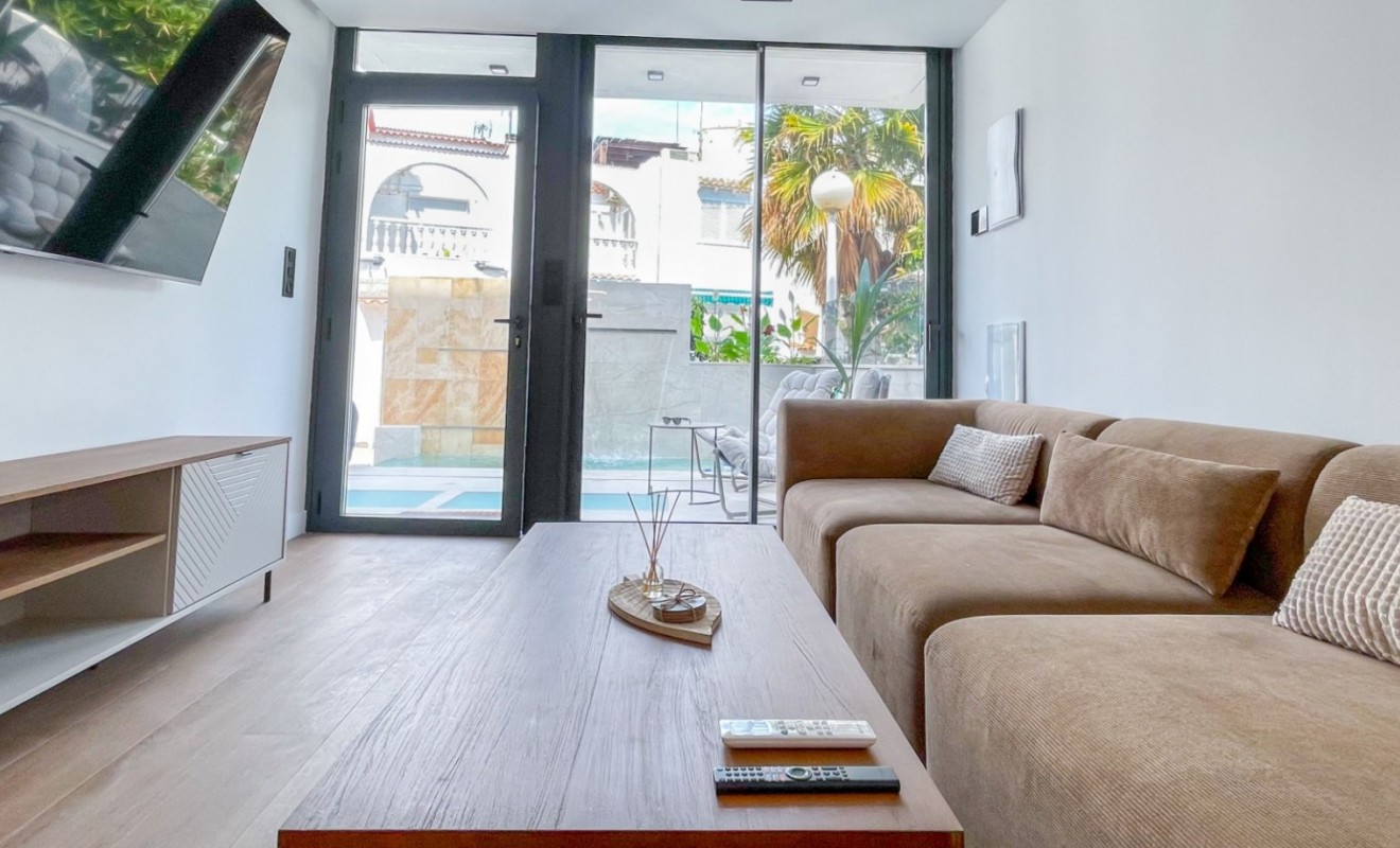 Wederverkoop - Herenhuis - Torrevieja - Nueva Torrevieja - Aguas Nuevas