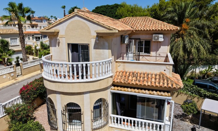 Sale - Villa - Villamartín - Costa Blanca