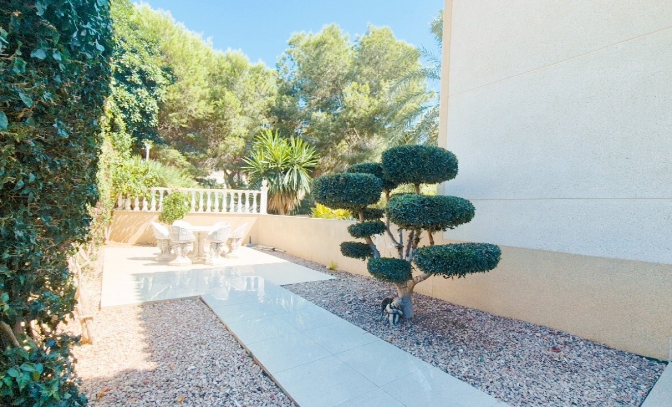 Sale - Villa - Villamartín - Costa Blanca
