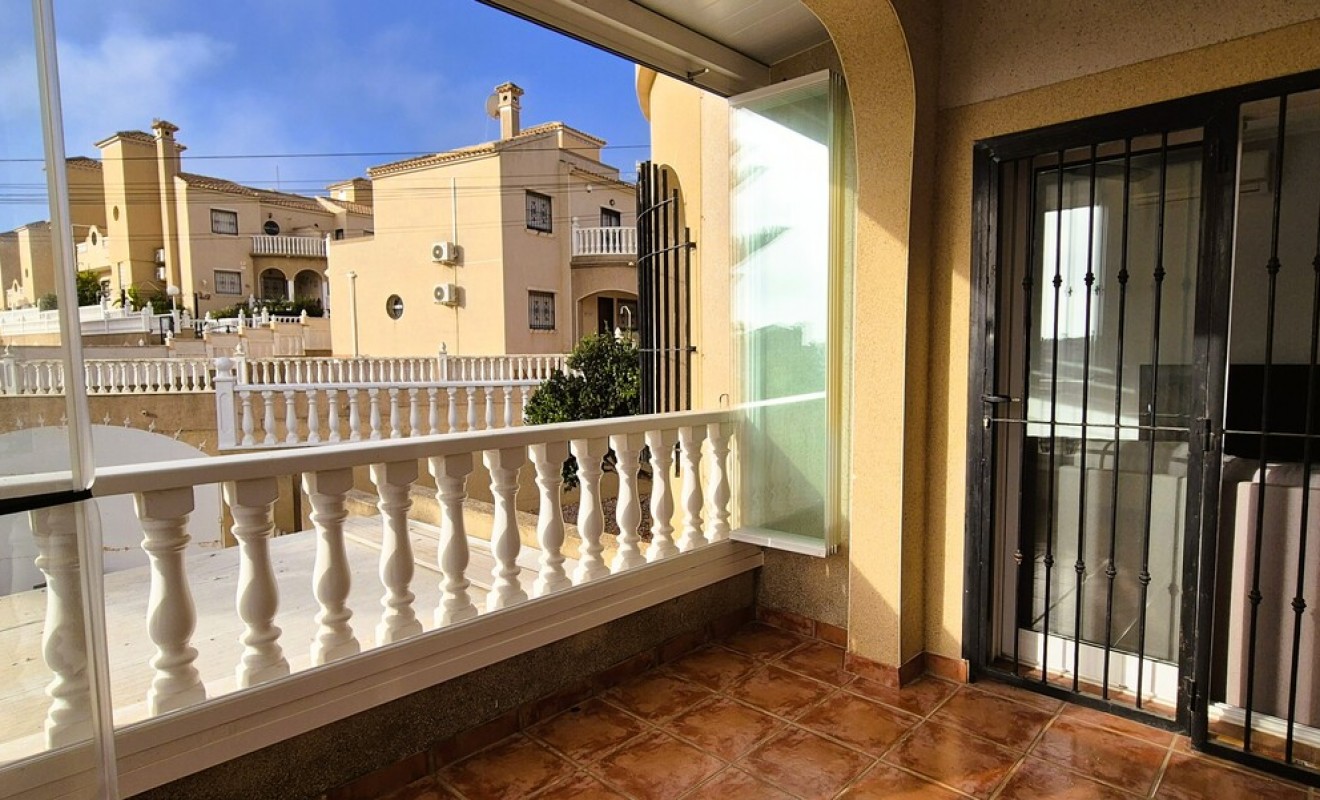 Sale - Villa - Villamartín - Costa Blanca