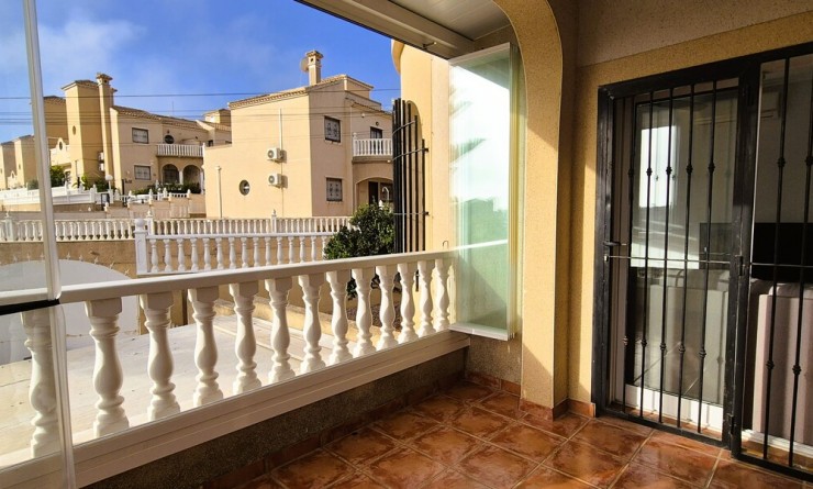 Sale - Villa - Villamartín - Costa Blanca