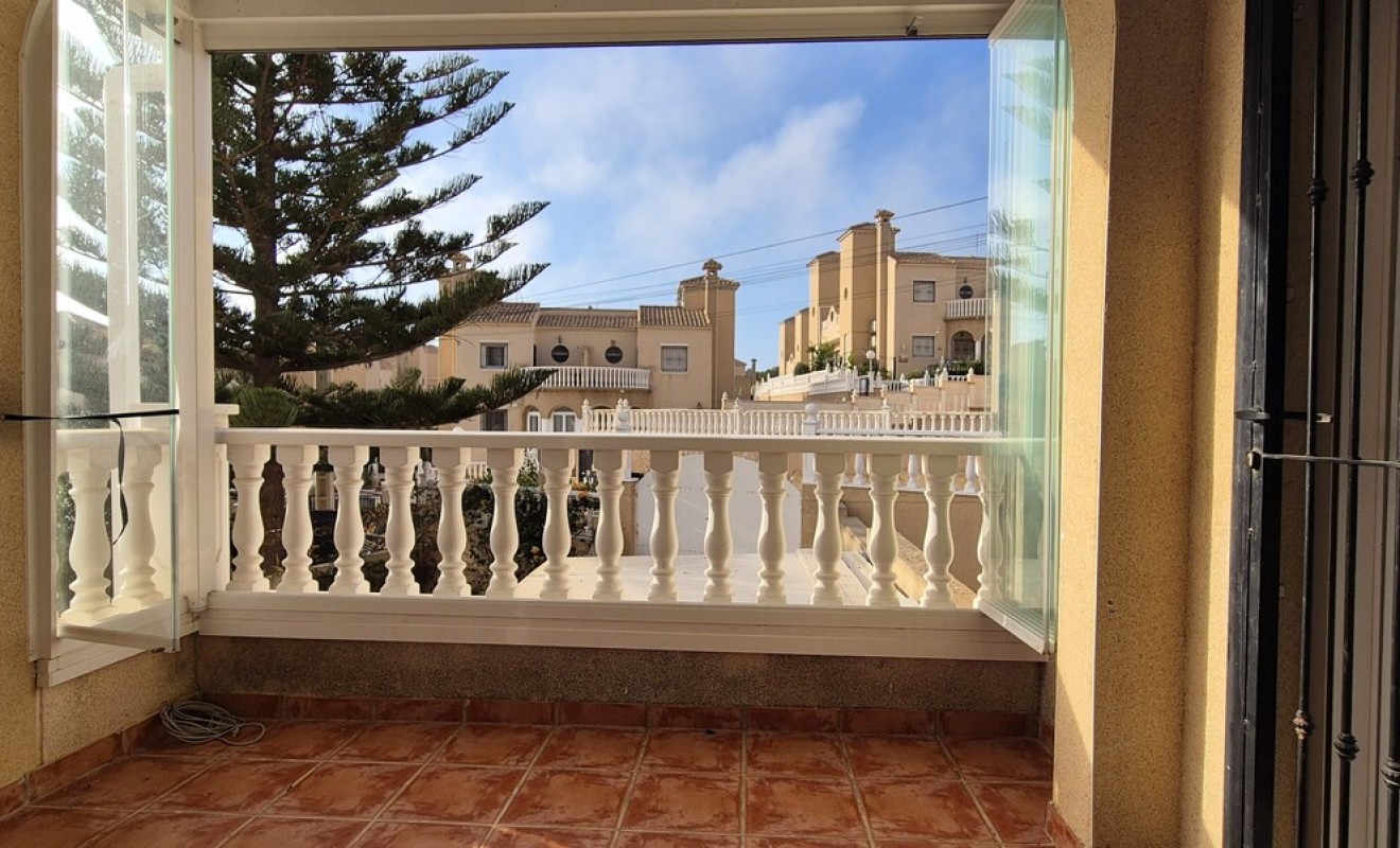 Sale - Villa - Villamartín - Costa Blanca