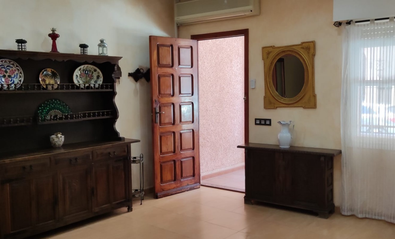 Sale - Villa - Torrevieja - Playa de los Locos