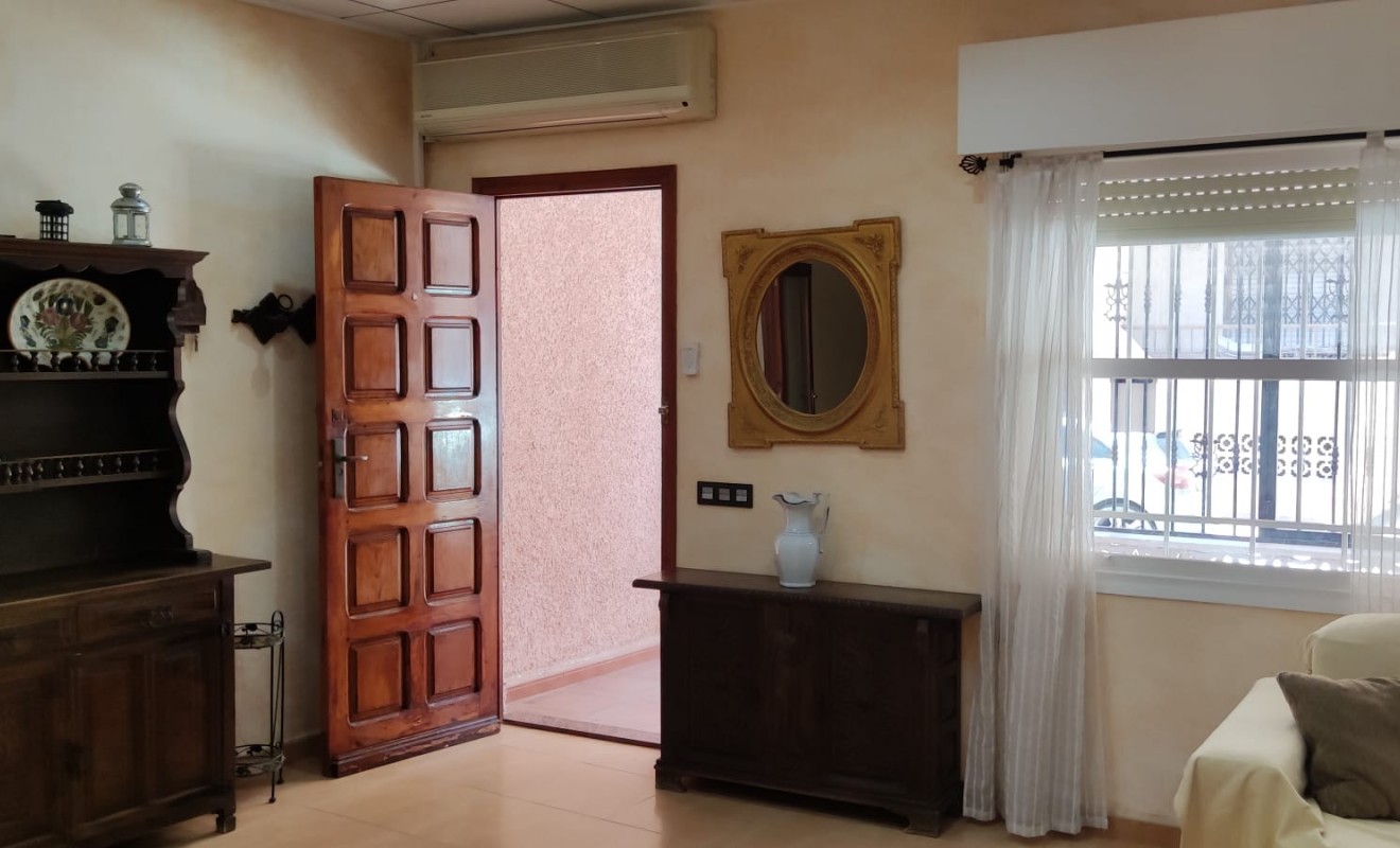 Sale - Villa - Torrevieja - Playa de los Locos