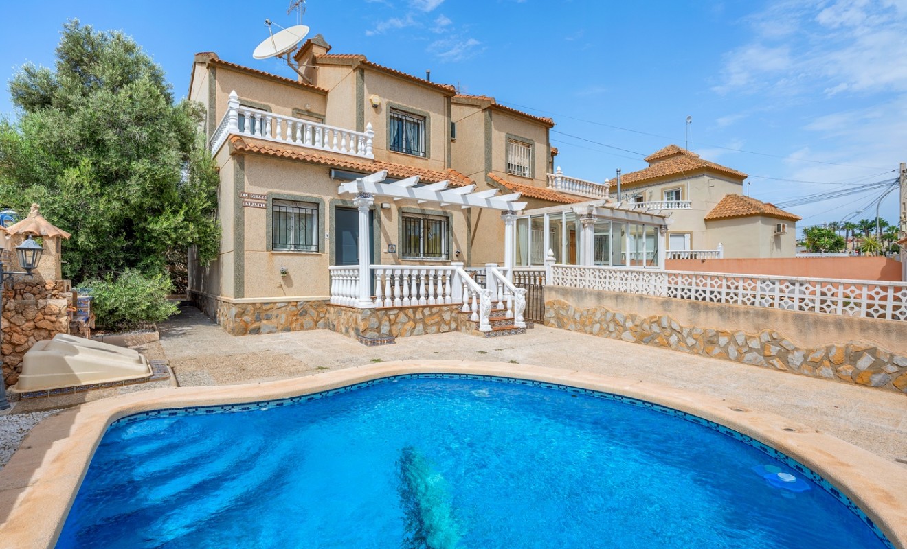 Sale - Villa - Orihuela Costa - El Galan