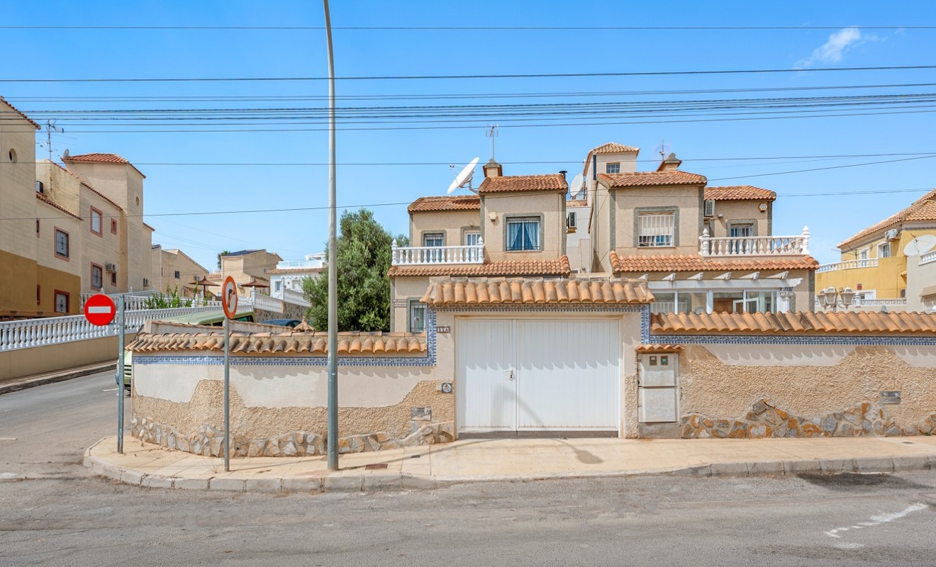 Sale - Villa - Orihuela Costa - El Galan