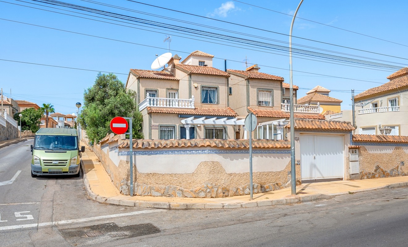 Sale - Villa - Orihuela Costa - El Galan