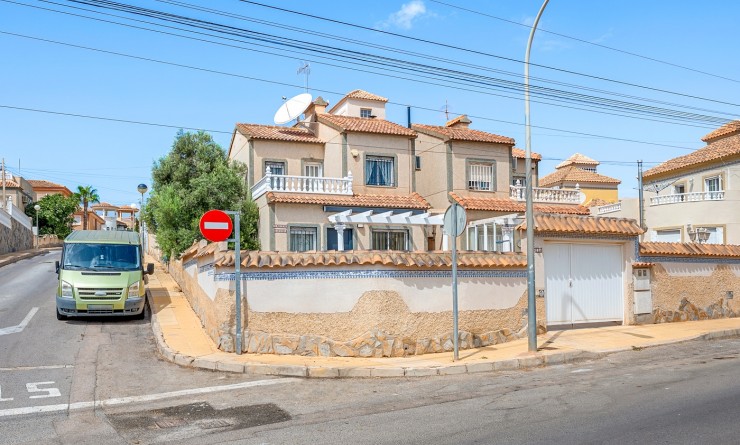 Sale - Villa - Orihuela Costa - El Galan