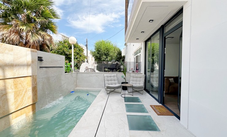 Wederverkoop - Terraced house / Townhouse - Torrevieja - Torrevieja - Aguas Nuevas