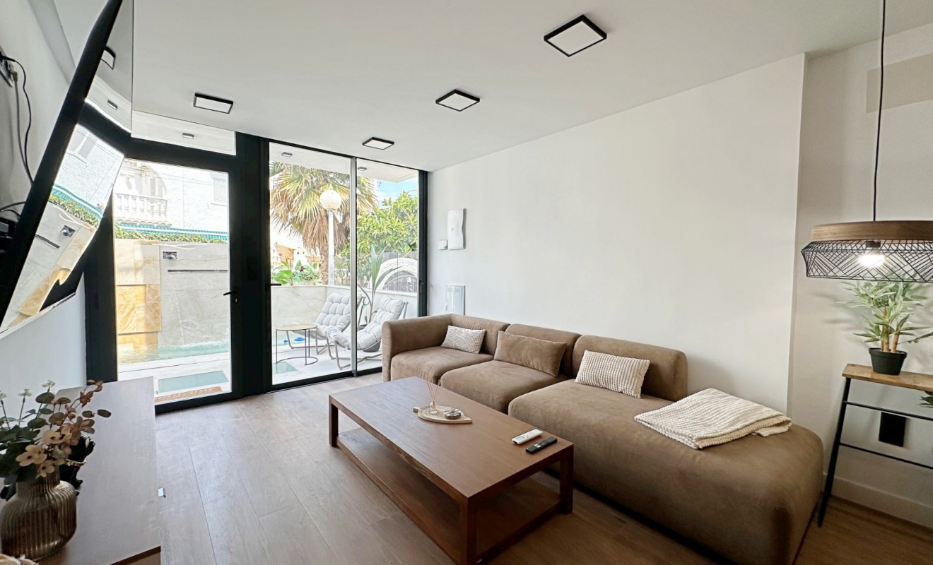 Wederverkoop - Terraced house / Townhouse - Torrevieja - Torrevieja - Aguas Nuevas